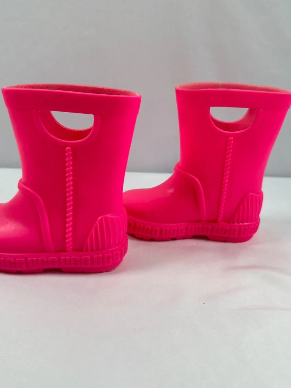 Pink UGG Rubber Rain Boots for Little Girls, Size 6, Embossed Logo, Round Toe